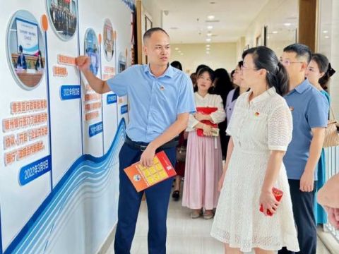 江西章贡区第七城乡学校党建联盟体开展学校党建工作学习交流活动