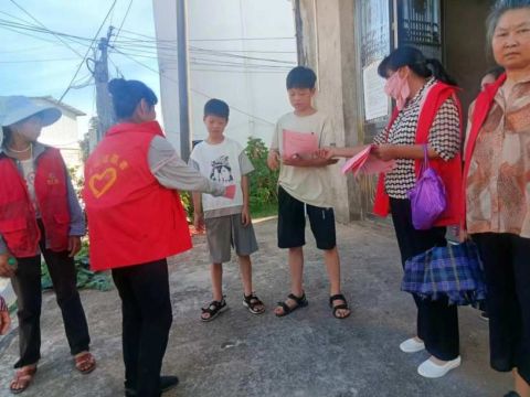 江西信丰县油山镇：守护当“夏”防溺水