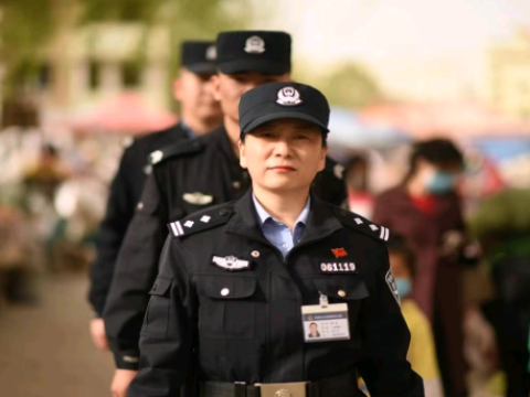 甘肃优秀社区民警康丽：精耕“责任田” 结出“平安果”